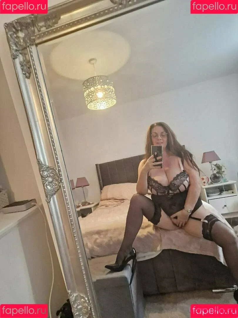 carla.anngg / glamgran56 Onlyfans Photo Gallery 