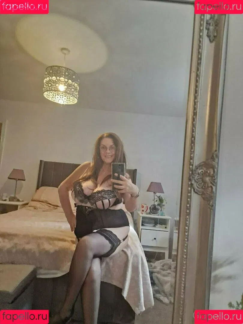 carla.anngg / glamgran56 Onlyfans Photo Gallery 