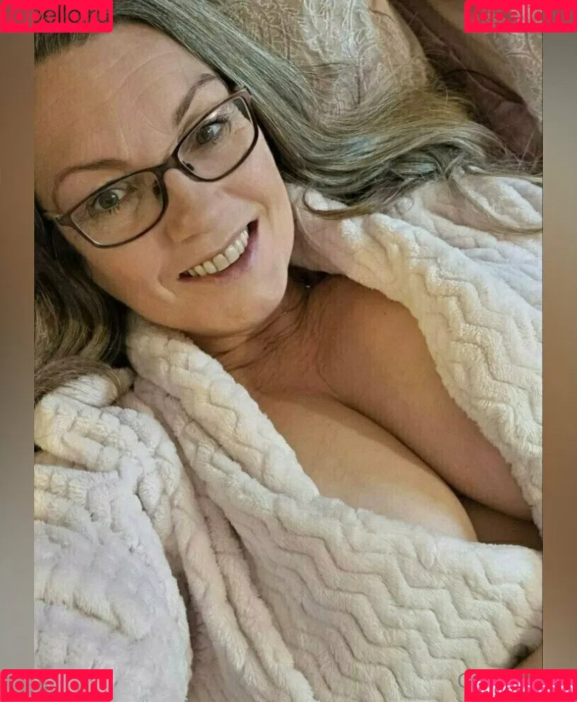 carla.anngg / glamgran56 Onlyfans Photo Gallery 
