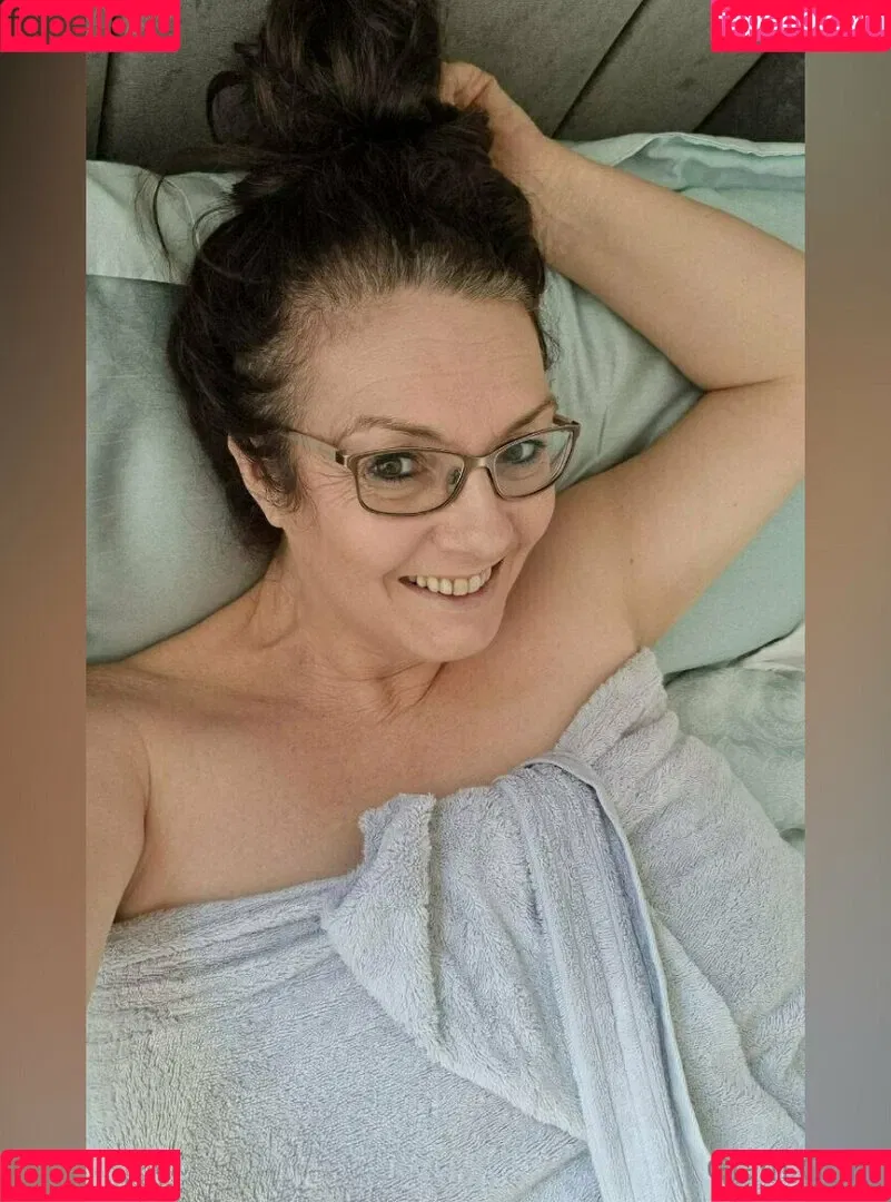carla.anngg / glamgran56 Onlyfans Photo Gallery 
