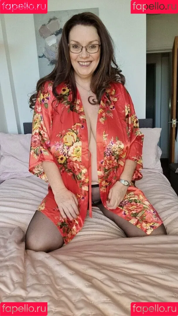 carla.anngg / glamgran56 Onlyfans Photo Gallery 