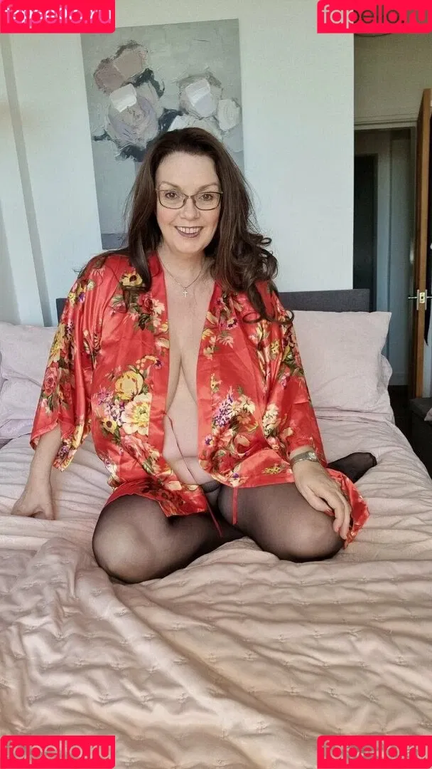 carla.anngg / glamgran56 Onlyfans Photo Gallery 