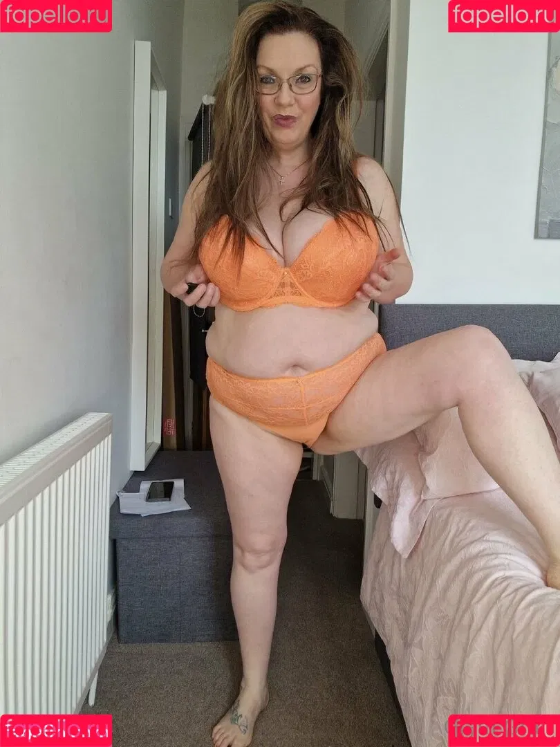 carla.anngg / glamgran56 Onlyfans Photo Gallery 