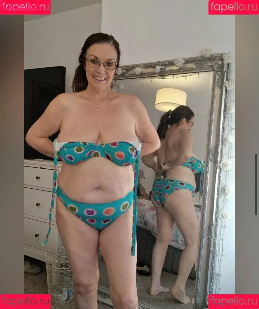 carla.anngg / glamgran56 Onlyfans Photo Gallery 