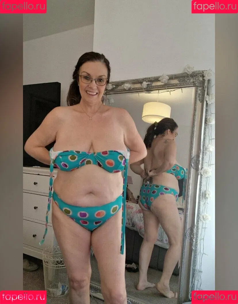 carla.anngg / glamgran56 Onlyfans Photo Gallery 