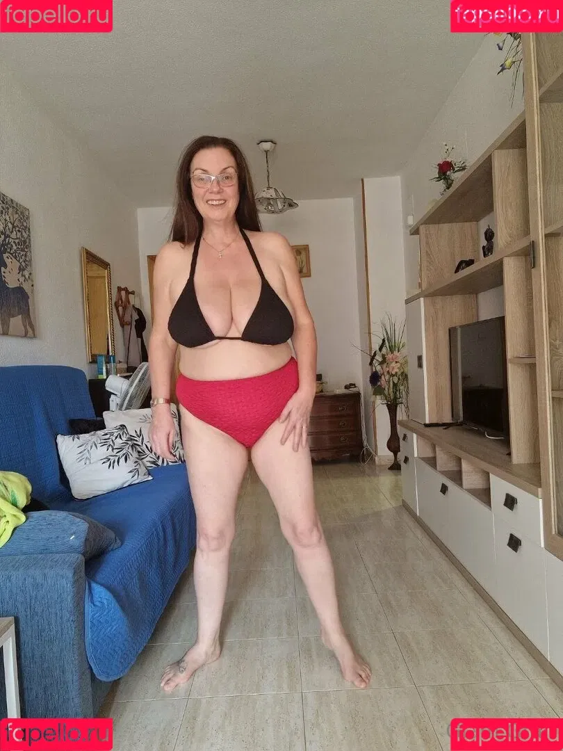 carla.anngg / glamgran56 Onlyfans Photo Gallery 