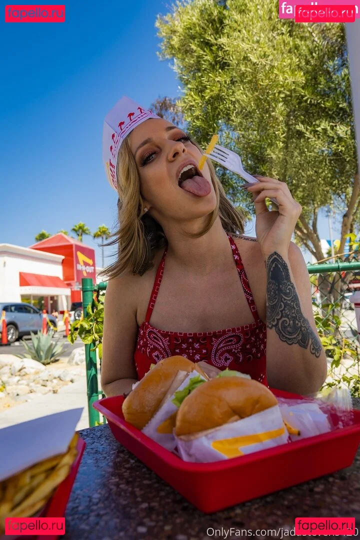 Jada Stevens / jadastevens / jadastevens420 Onlyfans Photo Gallery 