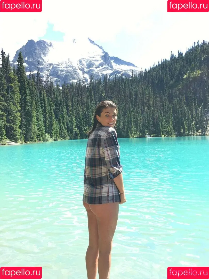Serinda Swan / serindaswan Onlyfans Photo Gallery 