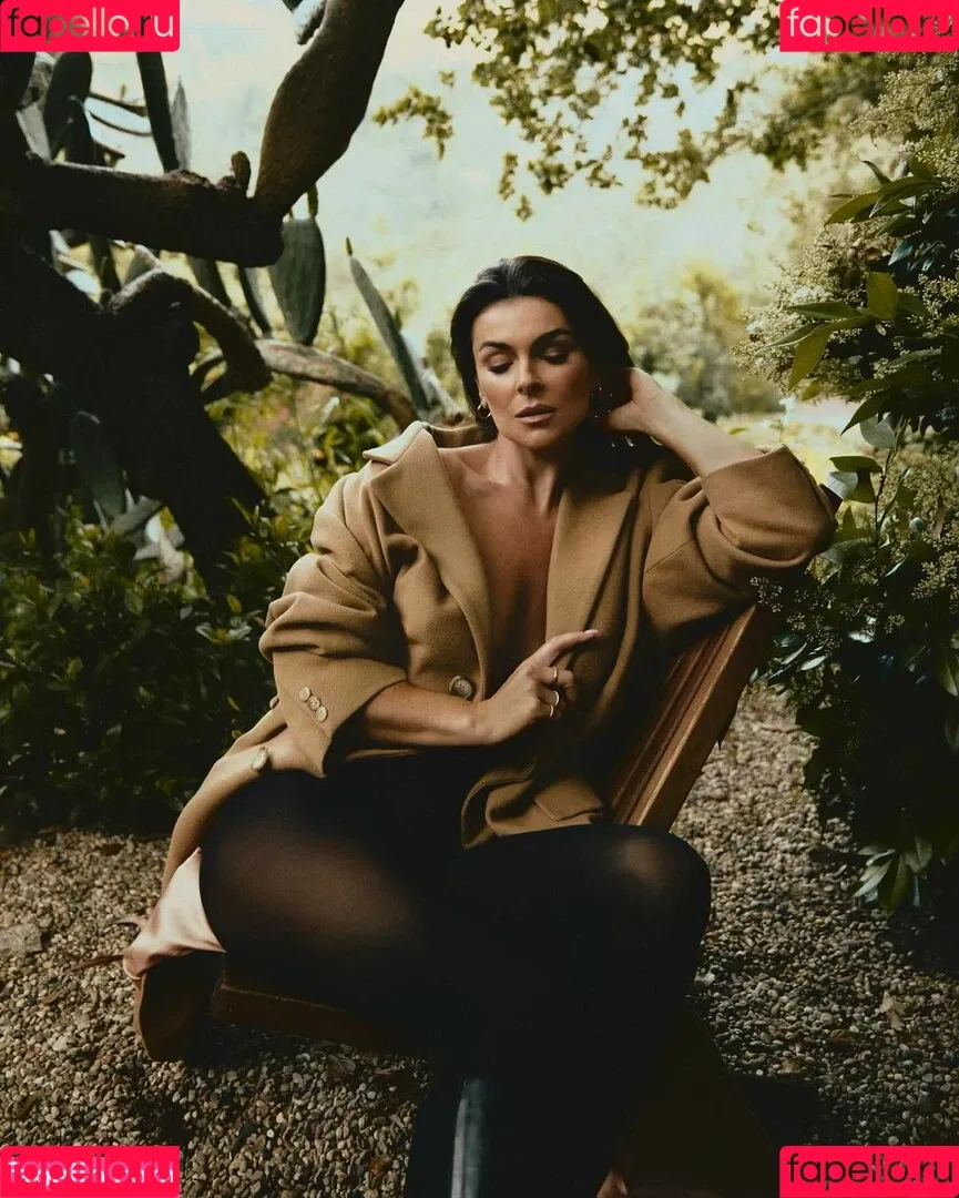 Serinda Swan / serindaswan Onlyfans Photo Gallery 