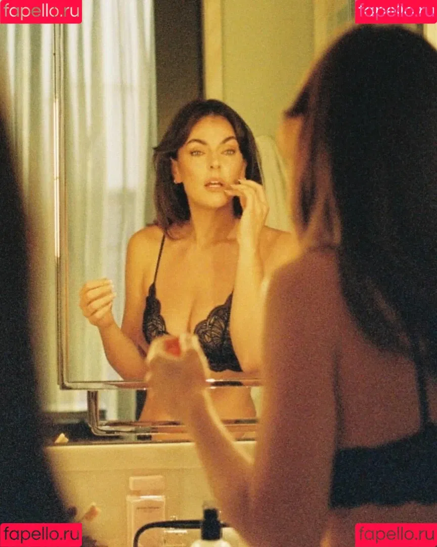 Serinda Swan / serindaswan Onlyfans Photo Gallery 