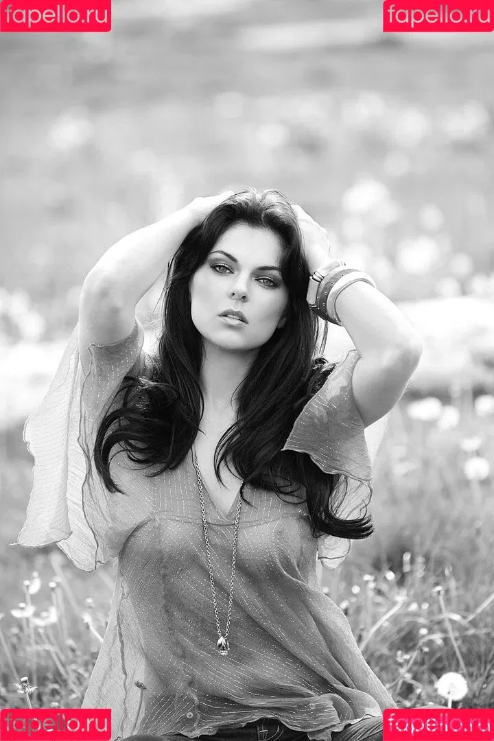 Serinda Swan / serindaswan Onlyfans Photo Gallery 