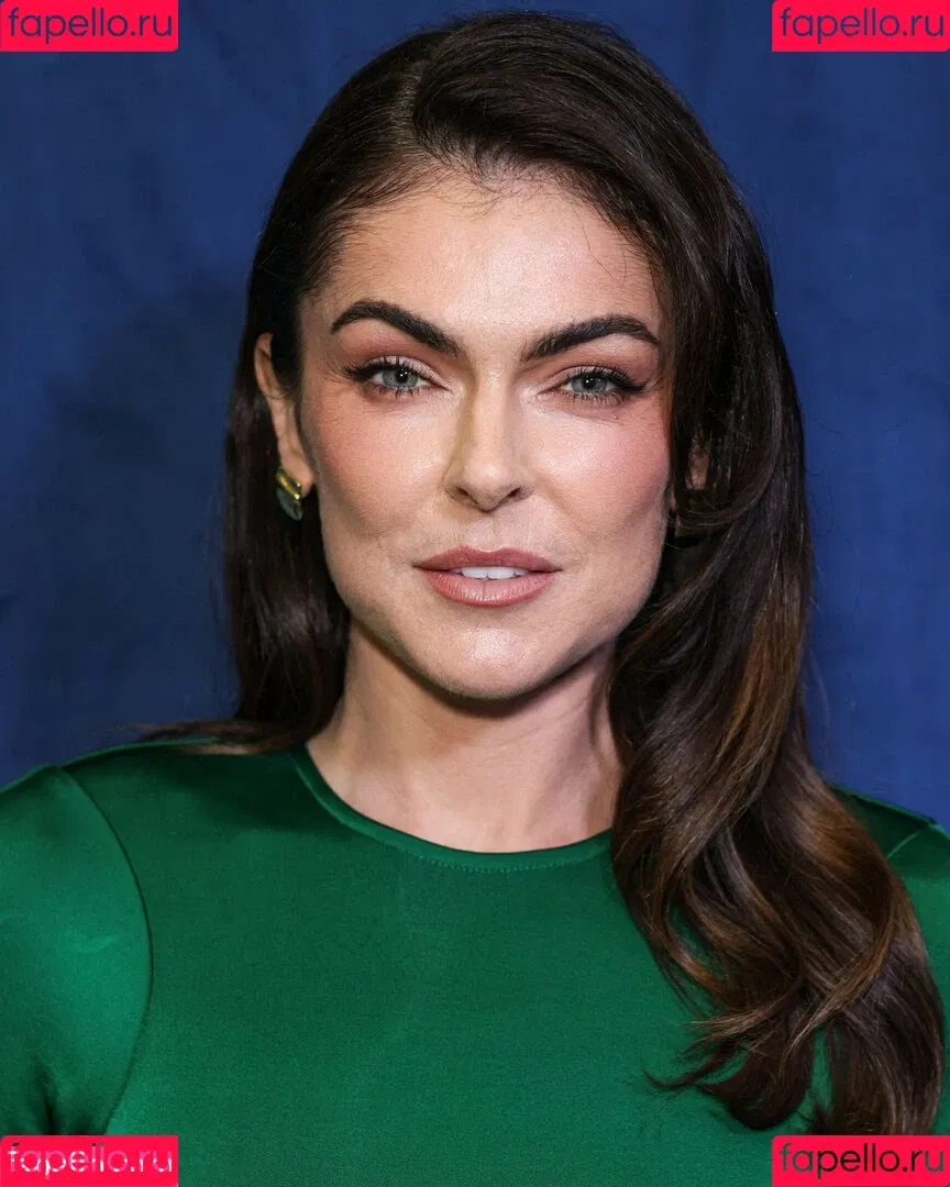 Serinda Swan / serindaswan Onlyfans Photo Gallery 