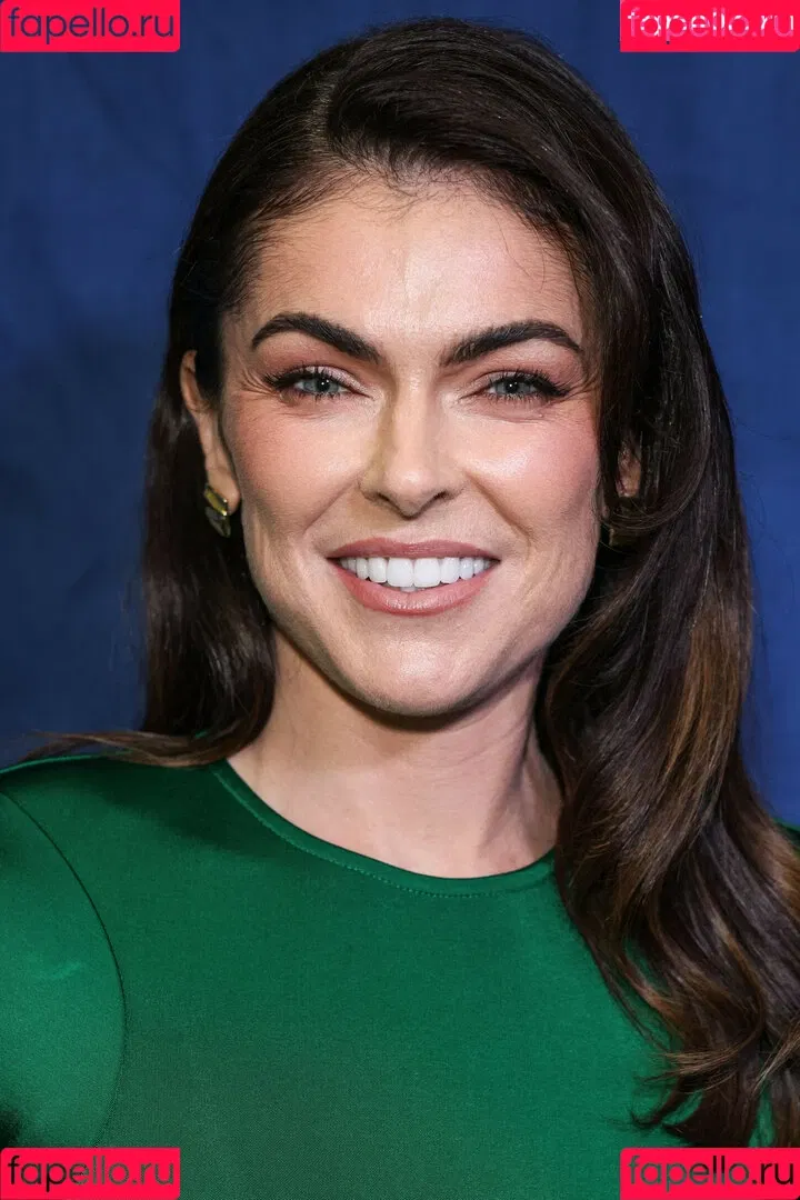 Serinda Swan / serindaswan Onlyfans Photo Gallery 