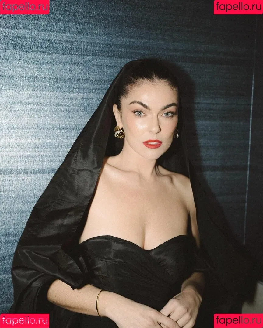 Serinda Swan / serindaswan Onlyfans Photo Gallery 
