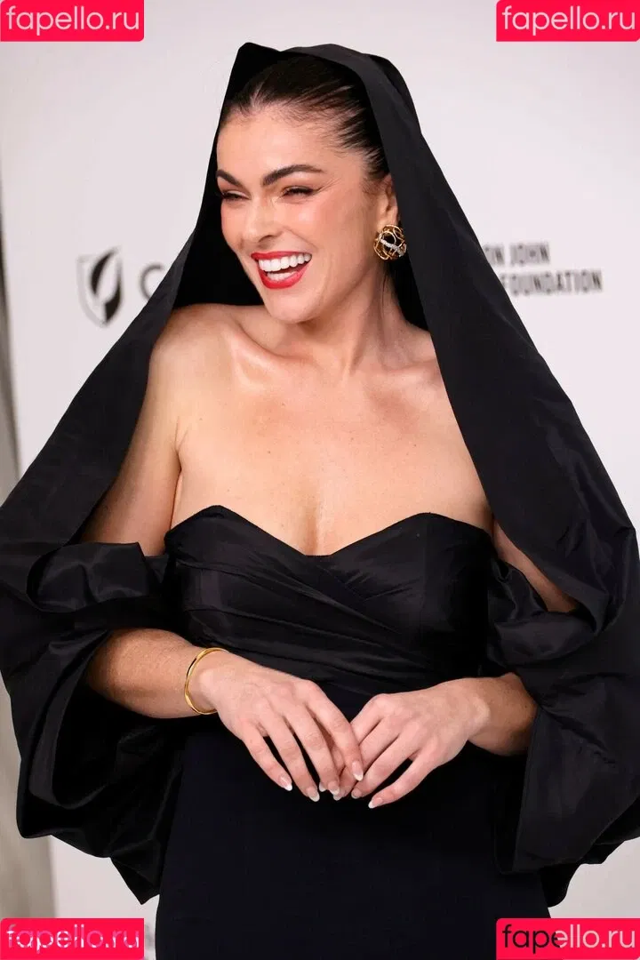 Serinda Swan / serindaswan Onlyfans Photo Gallery 