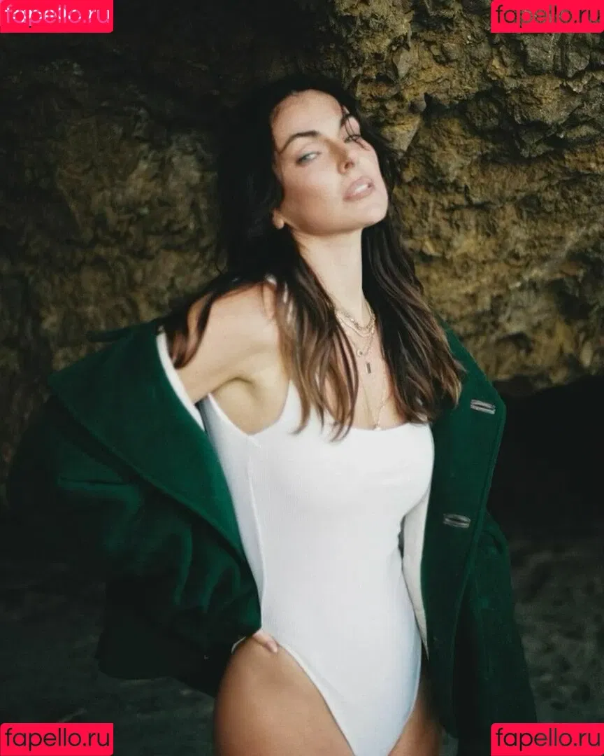 Serinda Swan / serindaswan Onlyfans Photo Gallery 