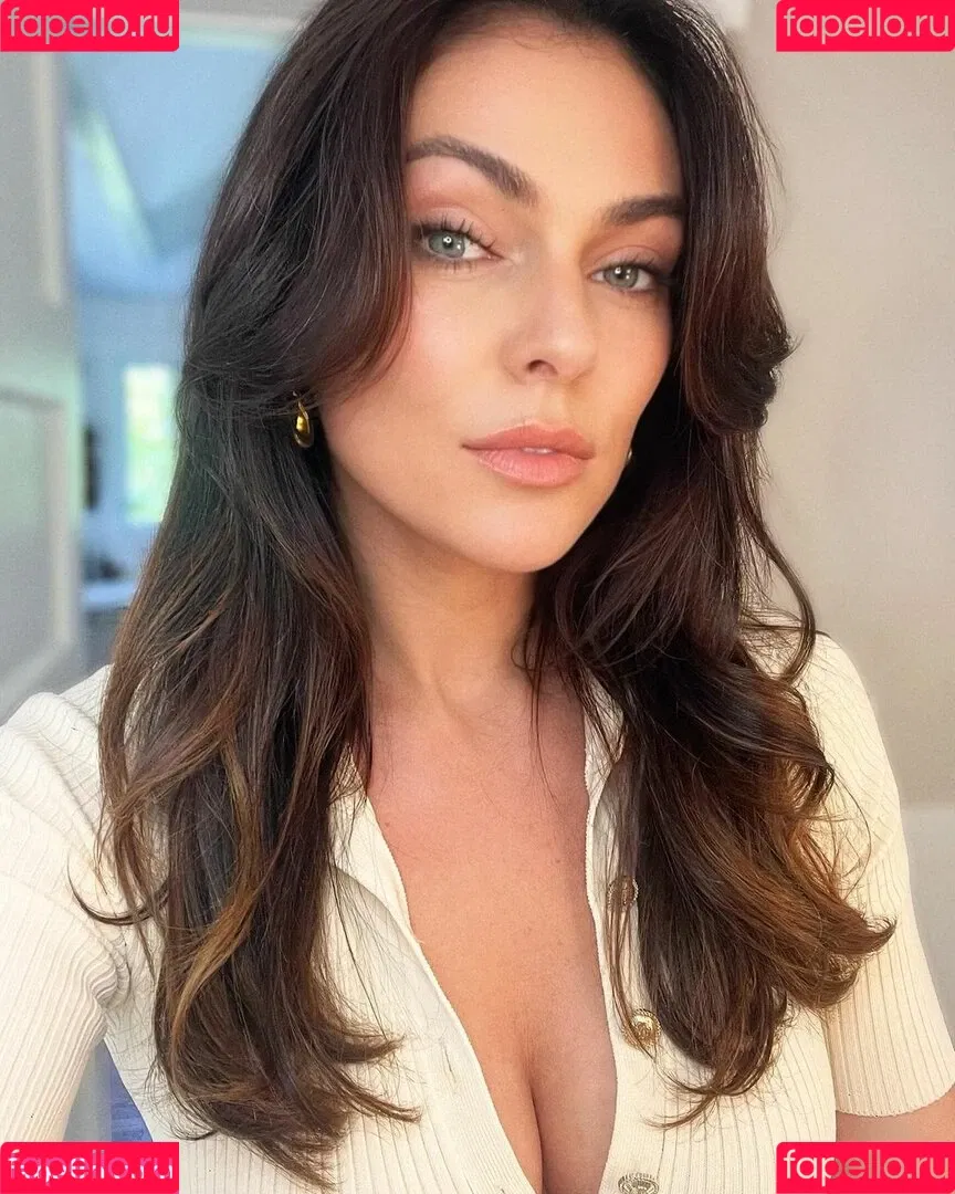 Serinda Swan / serindaswan Onlyfans Photo Gallery 