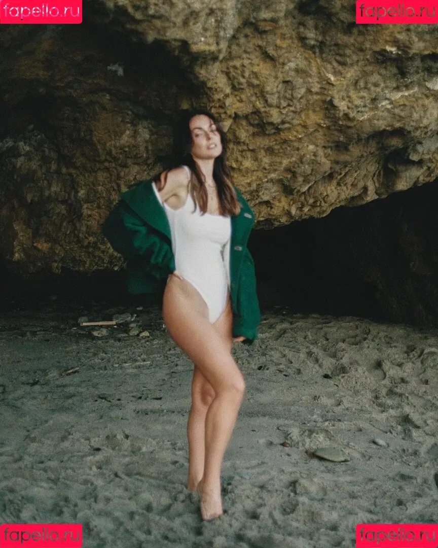 Serinda Swan / serindaswan Onlyfans Photo Gallery 