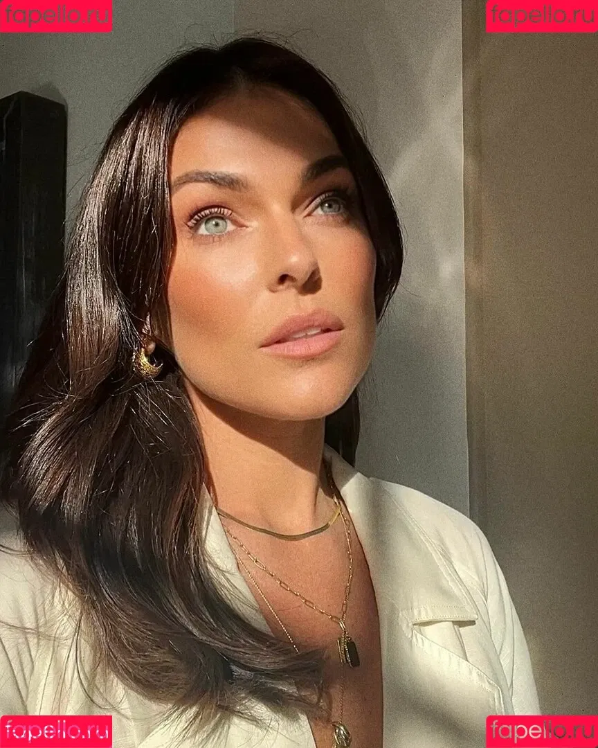 Serinda Swan / serindaswan Onlyfans Photo Gallery 