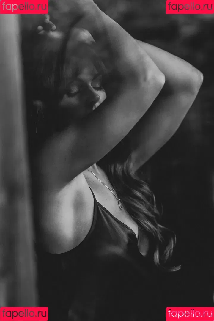 Serinda Swan / serindaswan Onlyfans Photo Gallery 