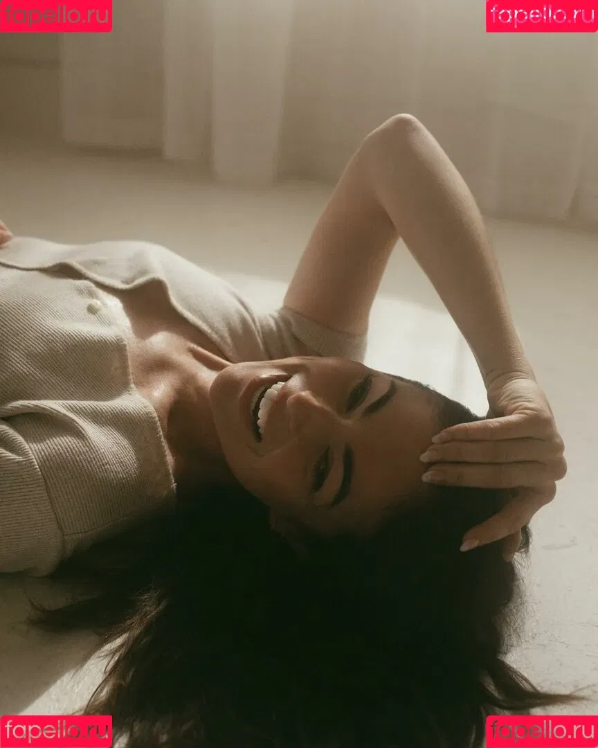 Serinda Swan / serindaswan Onlyfans Photo Gallery 