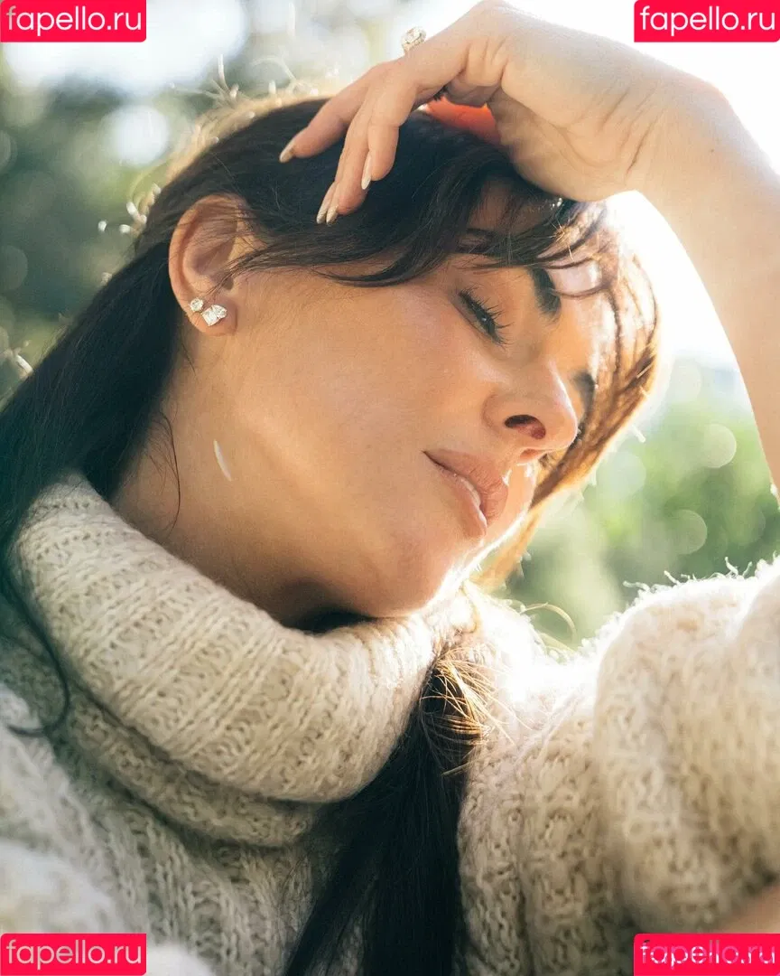 Serinda Swan / serindaswan Onlyfans Photo Gallery 