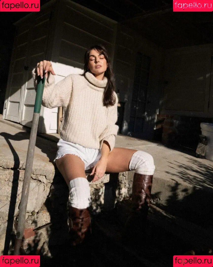 Serinda Swan / serindaswan Onlyfans Photo Gallery 