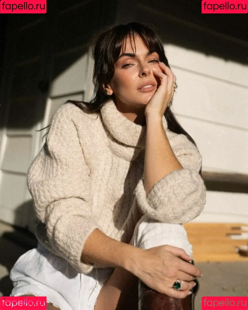 Serinda Swan / serindaswan Onlyfans Photo Gallery 