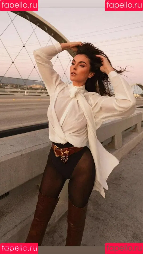 Serinda Swan / serindaswan Onlyfans Photo Gallery 