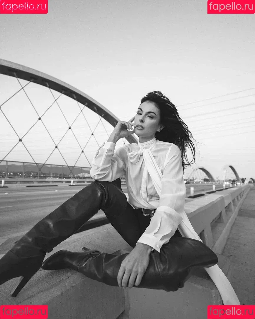 Serinda Swan / serindaswan Onlyfans Photo Gallery 