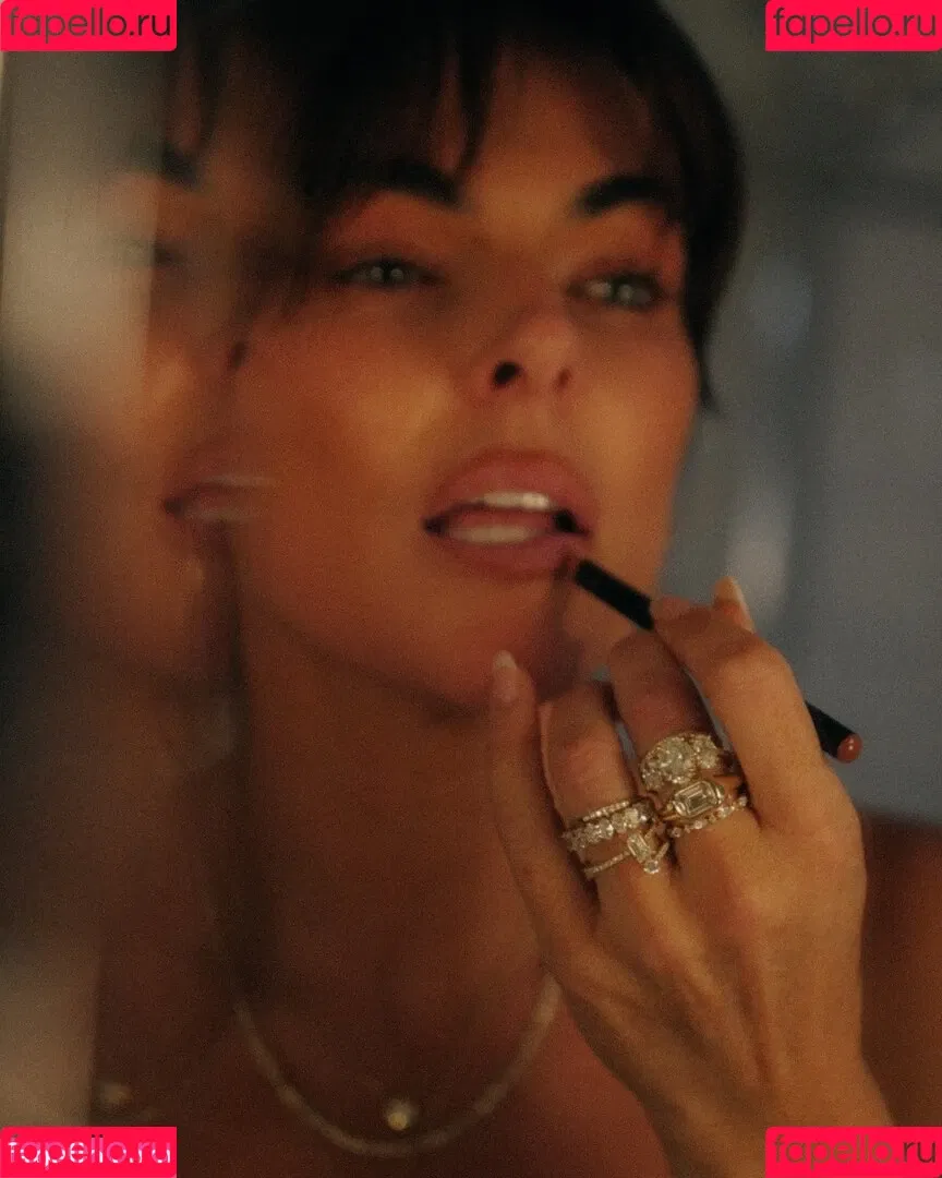 Serinda Swan / serindaswan Onlyfans Photo Gallery 
