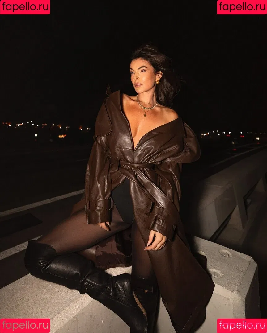 Serinda Swan / serindaswan Onlyfans Photo Gallery 