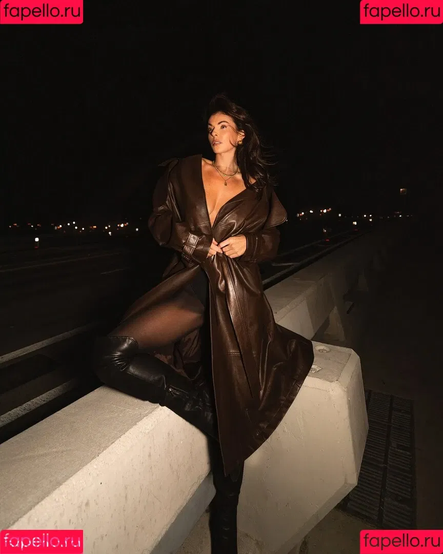 Serinda Swan / serindaswan Onlyfans Photo Gallery 