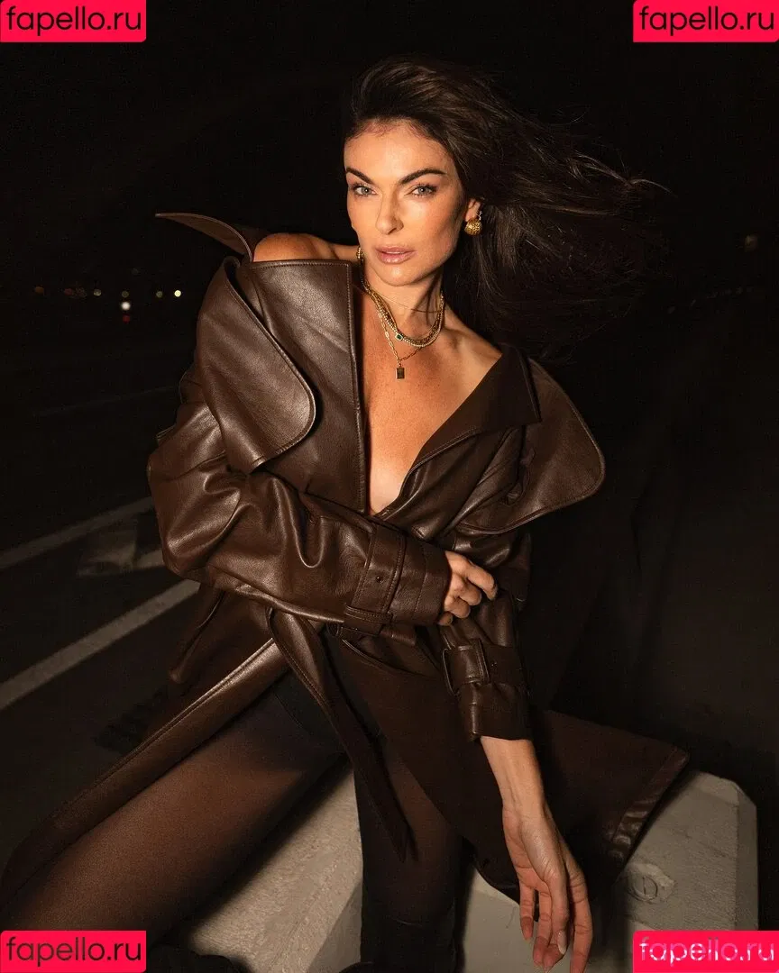 Serinda Swan / serindaswan Onlyfans Photo Gallery 
