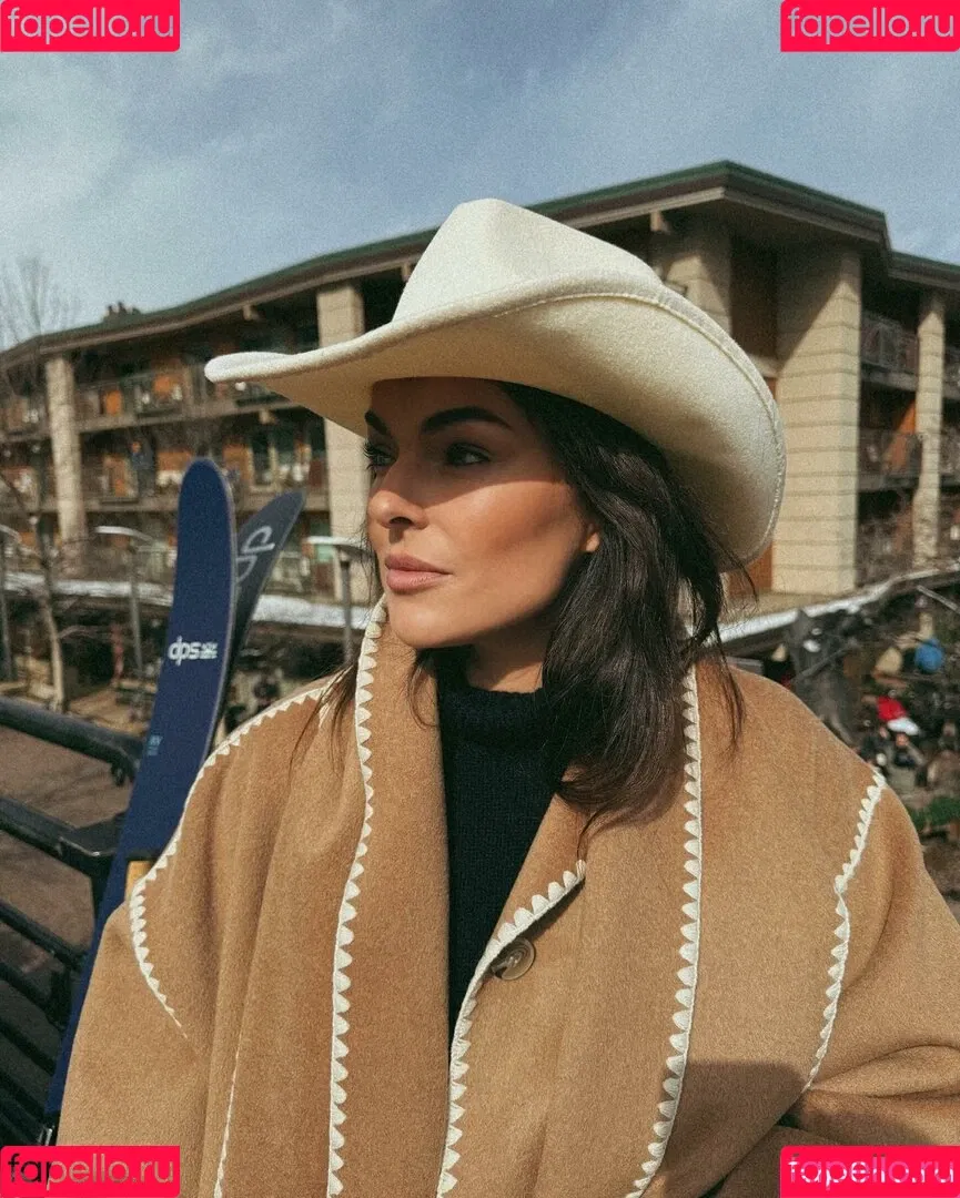 Serinda Swan / serindaswan Onlyfans Photo Gallery 