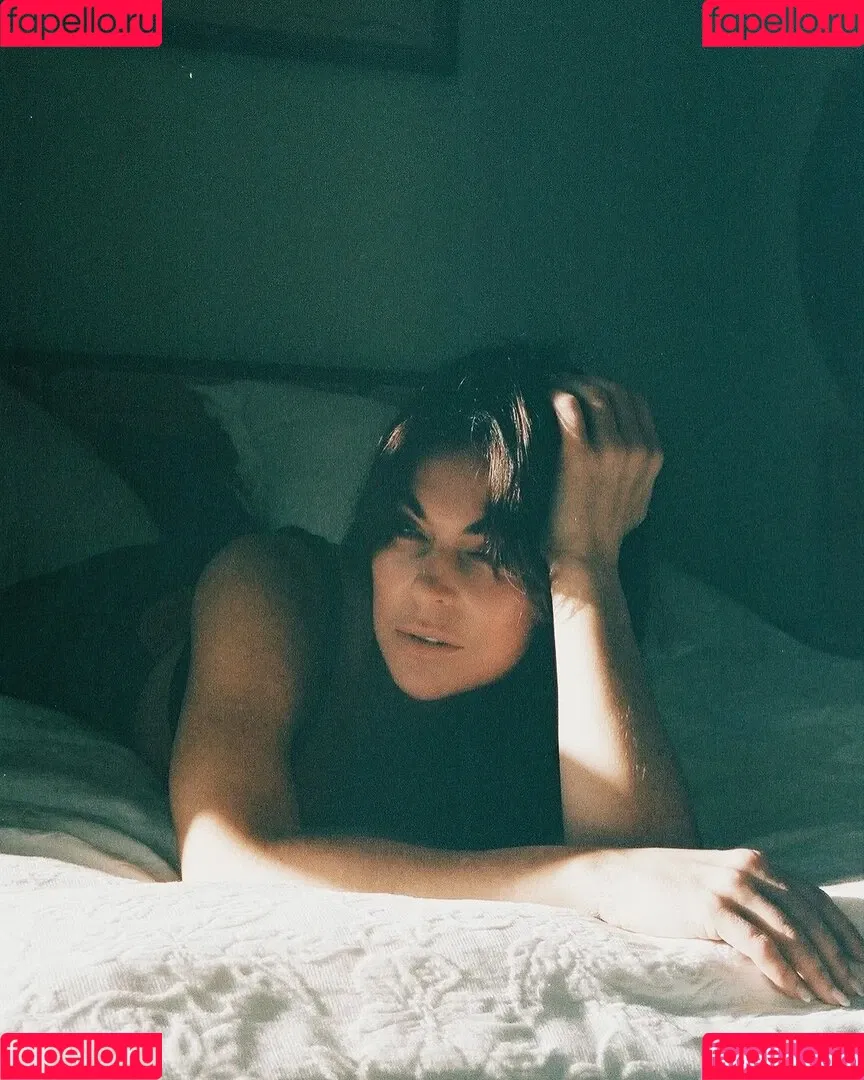 Serinda Swan / serindaswan Onlyfans Photo Gallery 