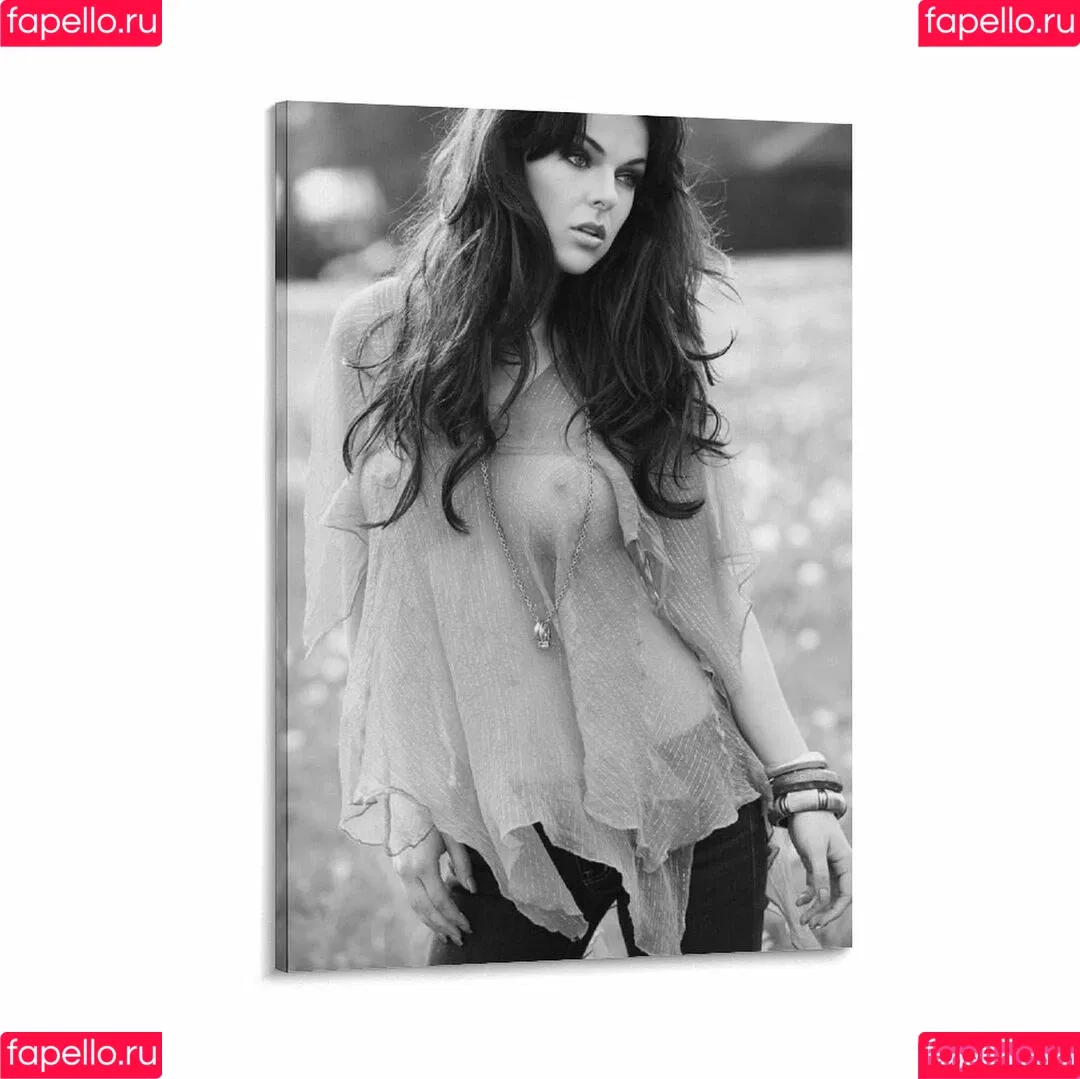 Serinda Swan / serindaswan Onlyfans Photo Gallery 