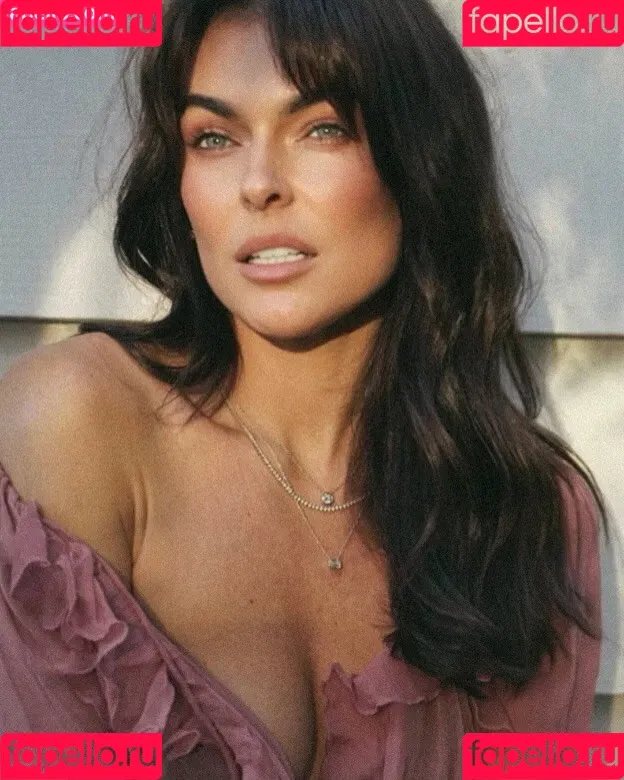 Serinda Swan / serindaswan Onlyfans Photo Gallery 