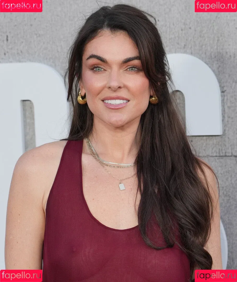 Serinda Swan / serindaswan Onlyfans Photo Gallery 