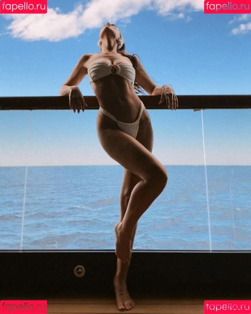 Serinda Swan / serindaswan Onlyfans Photo Gallery 