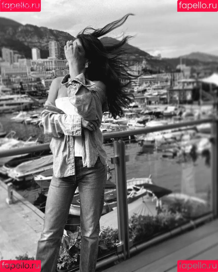 Serinda Swan / serindaswan Onlyfans Photo Gallery 
