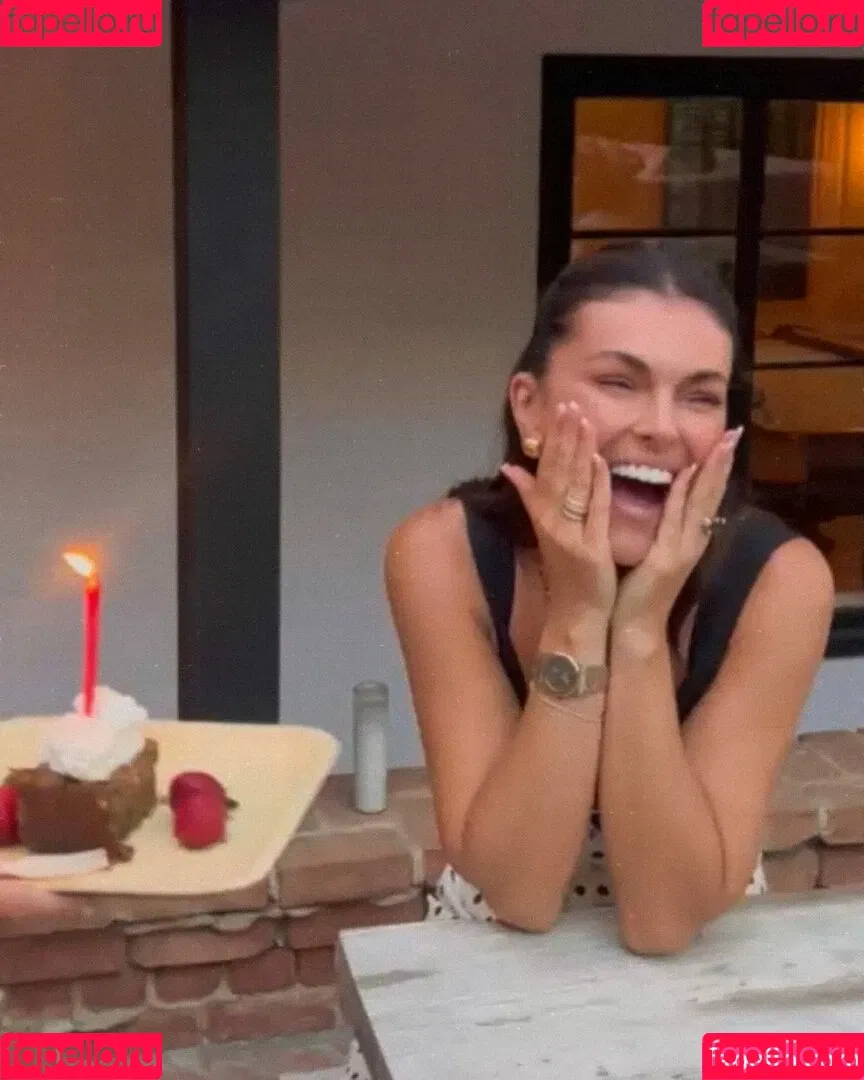 Serinda Swan / serindaswan Onlyfans Photo Gallery 