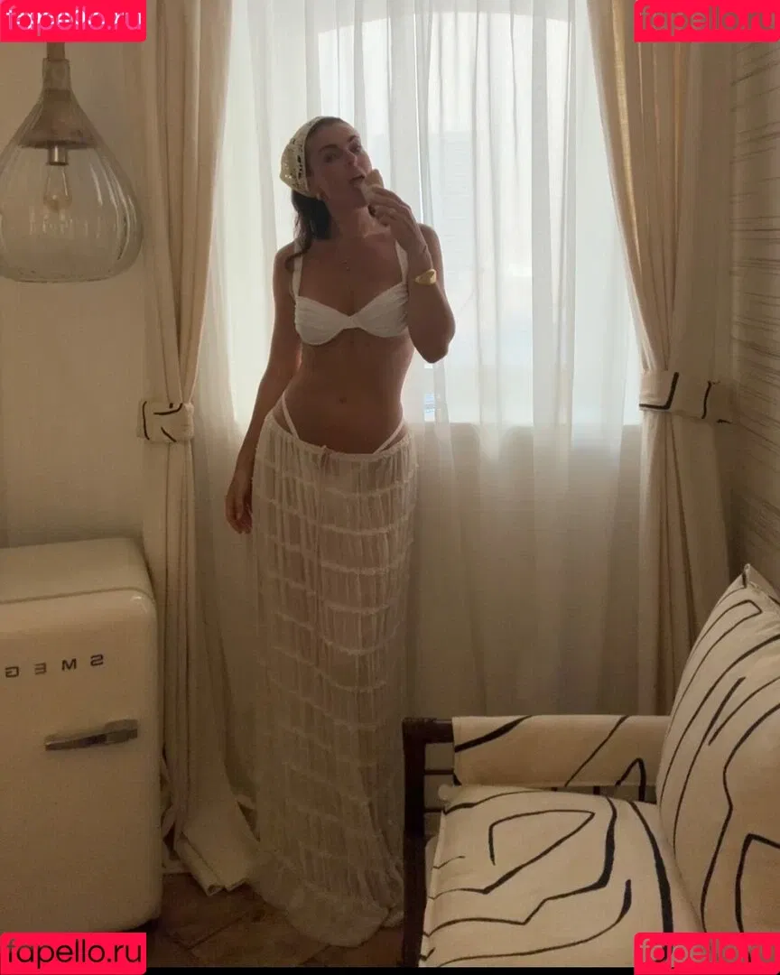 Serinda Swan / serindaswan Onlyfans Photo Gallery 