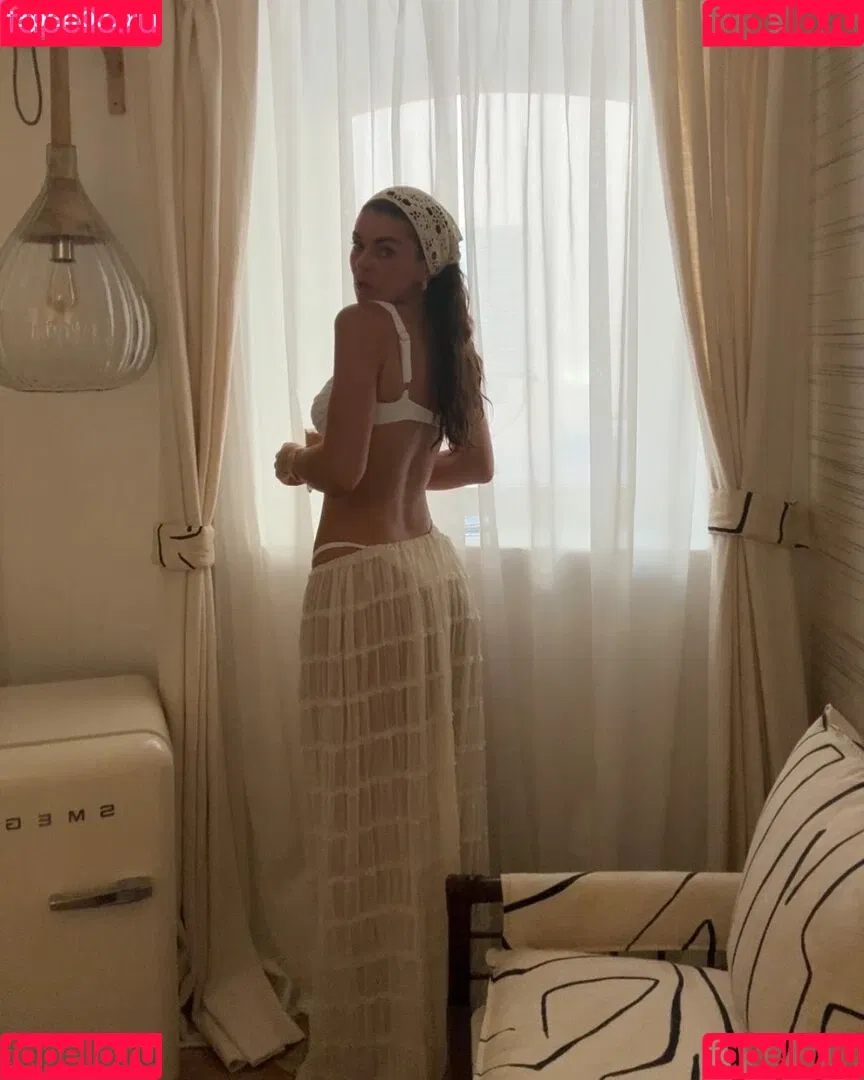 Serinda Swan / serindaswan Onlyfans Photo Gallery 
