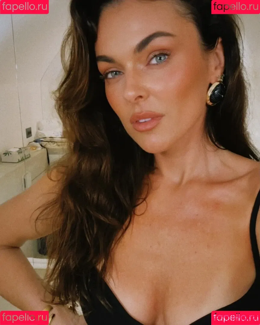 Serinda Swan / serindaswan Onlyfans Photo Gallery 