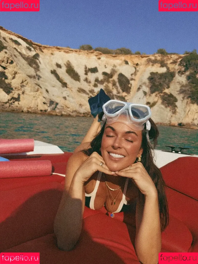 Serinda Swan / serindaswan Onlyfans Photo Gallery 
