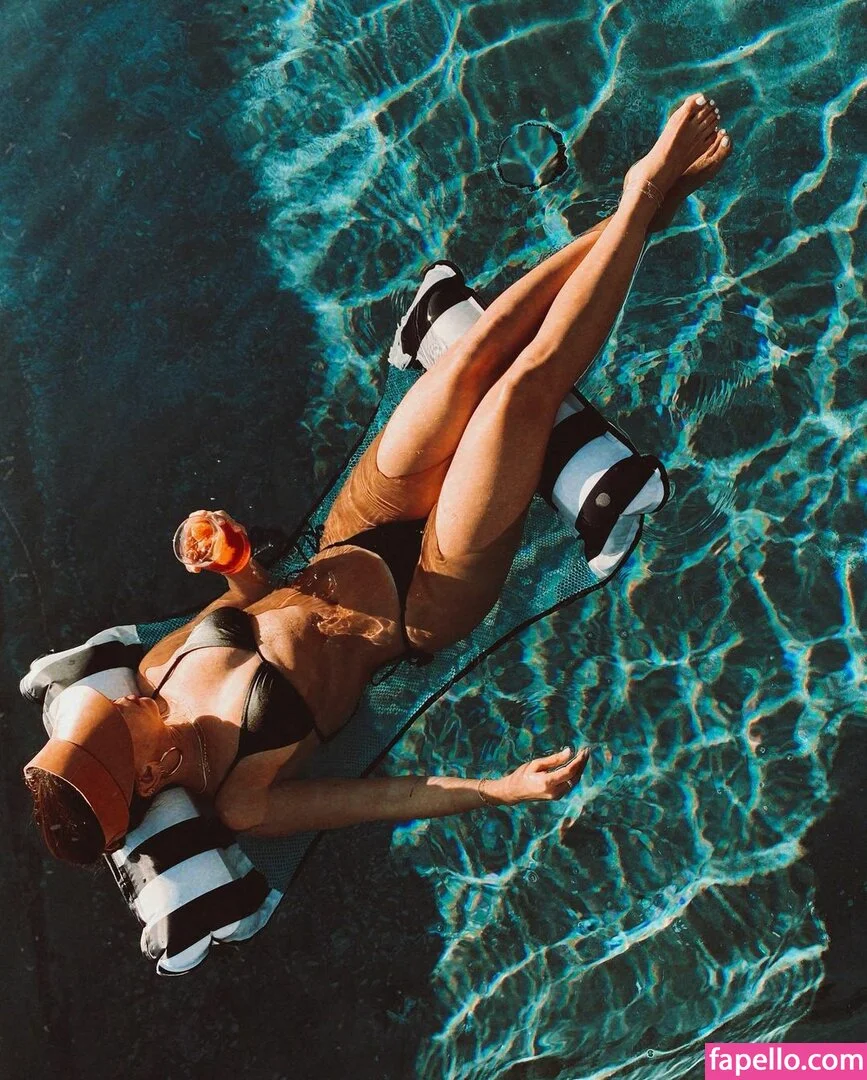 Serinda Swan / serindaswan Onlyfans Photo Gallery 