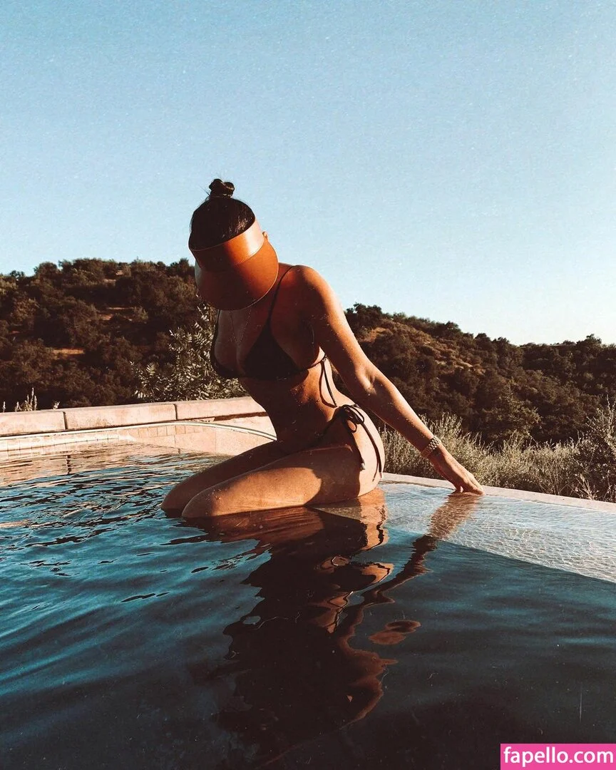 Serinda Swan / serindaswan Onlyfans Photo Gallery 