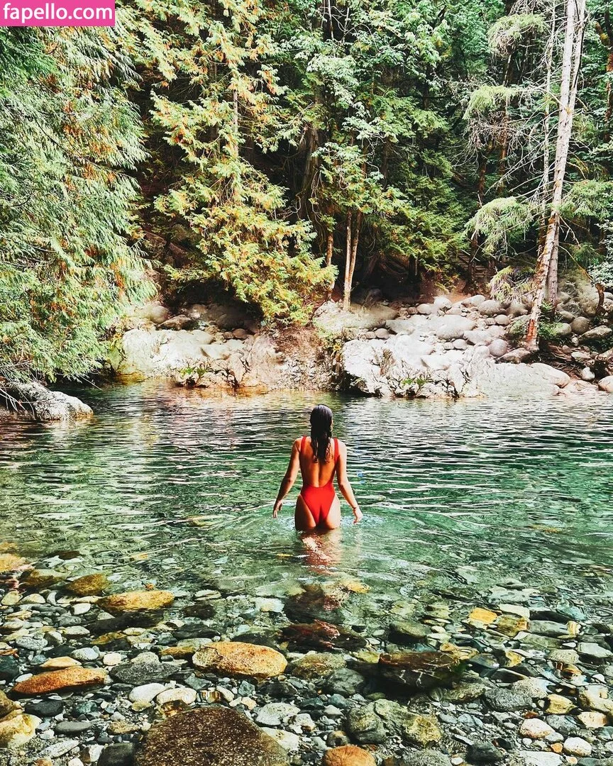 Serinda Swan / serindaswan Onlyfans Photo Gallery 