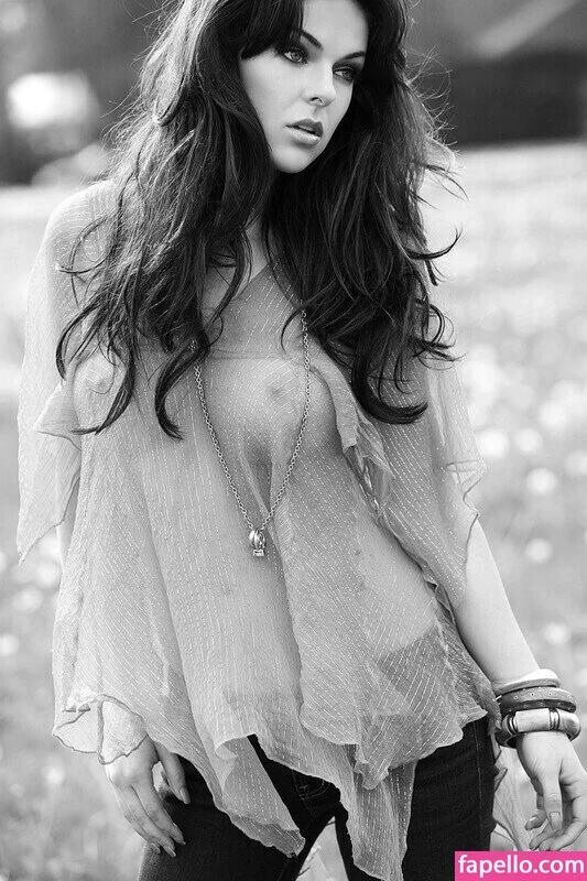 Serinda Swan / serindaswan Onlyfans Photo Gallery 